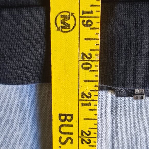 Volcom full zip hoodie boys size M black with graphic design - Picture 12 of 12